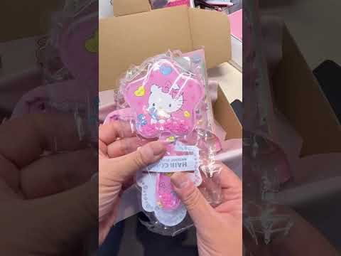 Packing a Mini-5 gift box.
